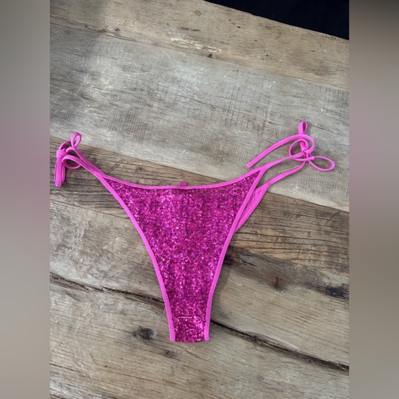 🪩NWT SOLD OUT SKIMS Bikini Bar Tie Bikini Bottom~Medium~Flamingo 🦩 - Picture 9 of 10